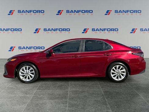 Used 2021 Toyota Camry LE FWD image 2