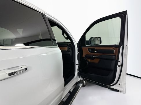 Used 2022 RAM 1500 Limited image 32