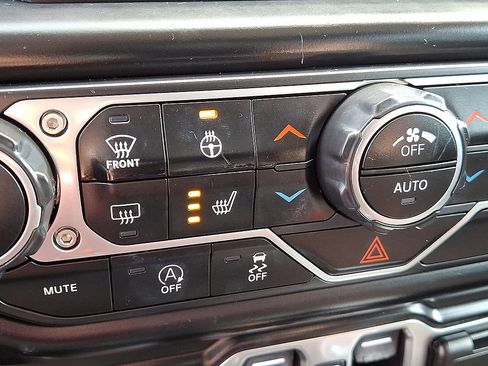 Certified 2022 Jeep Wrangler Unlimited Sport AWD/4WD image 10