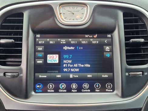 Used 2019 Chrysler 300 Limited RWD image 20