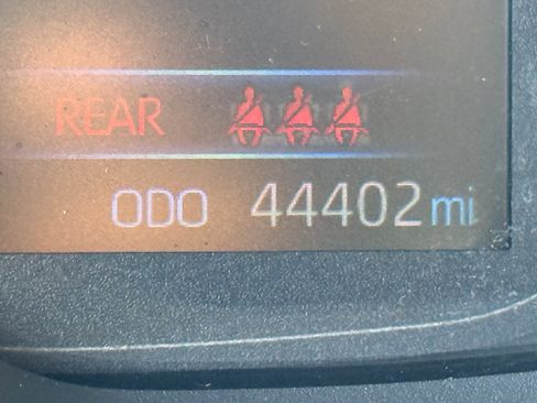 Used 2022 Toyota Corolla LE image 25