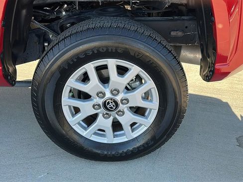 Used 2025 Toyota Tacoma SR5 AWD/4WD image 18