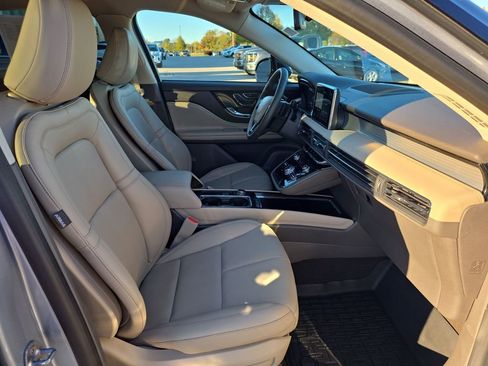 Used 2022 Lincoln Corsair AWD w/ Equipment Group 101A image 18