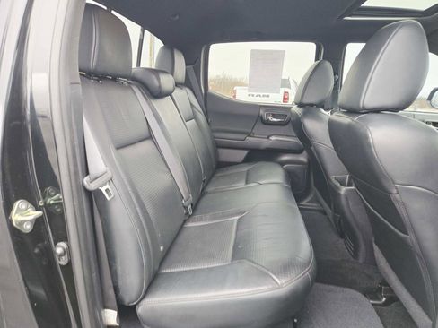 Used 2020 Toyota Tacoma TRD Off-Road w/ TRD Premium Off Road Package image 16