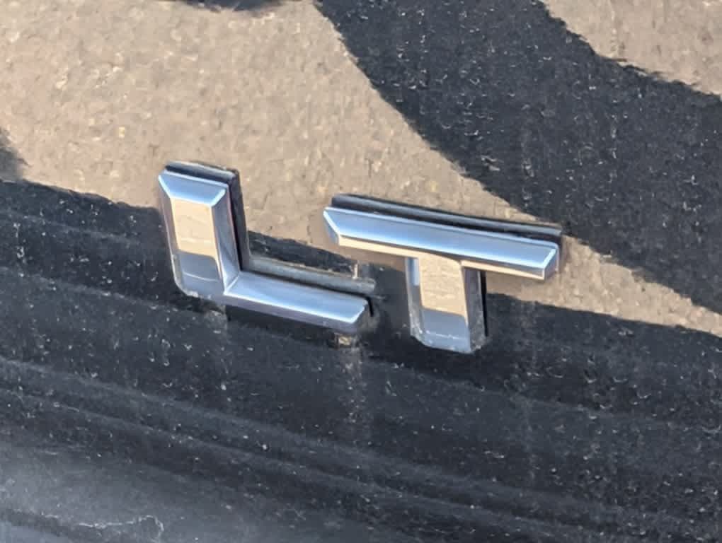 Used 2021 Chevrolet Suburban LT AWD/4WD image 10