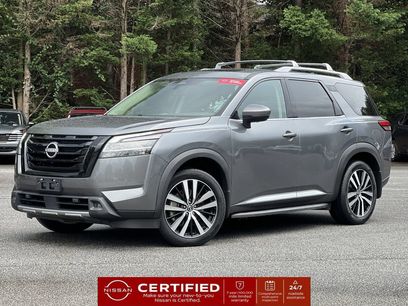 Certified 2024 Nissan Pathfinder Platinum w/ Black Appearance Package
