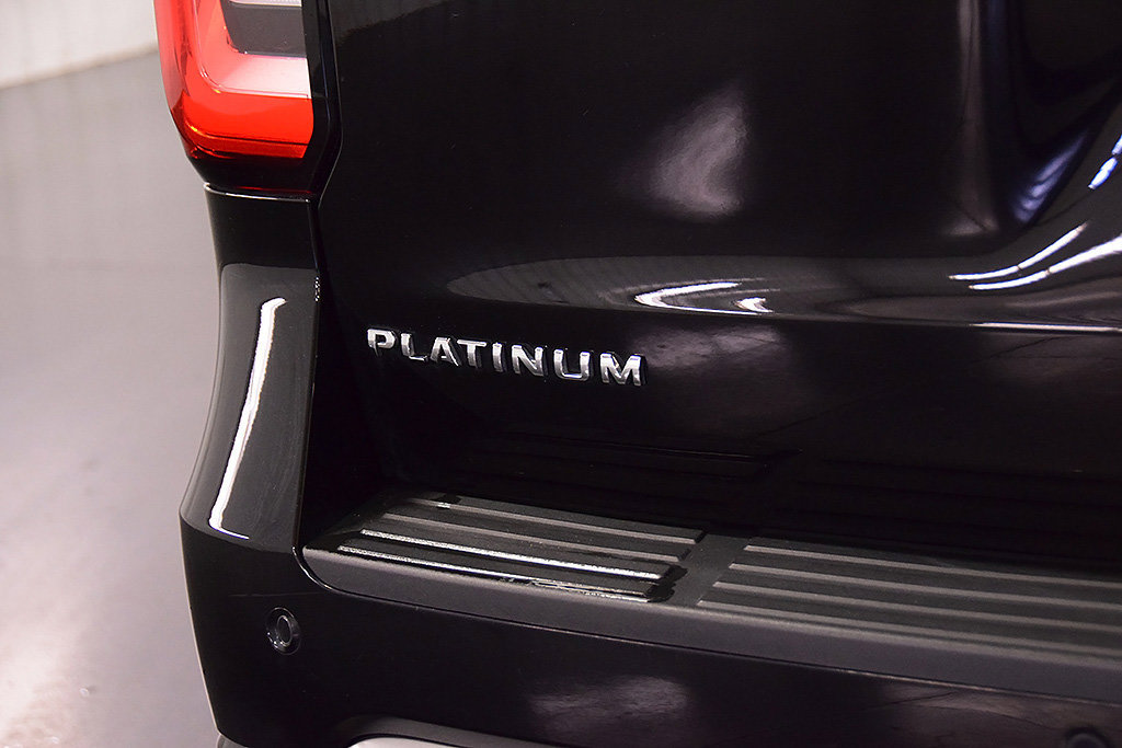Used 2024 Ford Expedition Platinum AWD/4WD image 12
