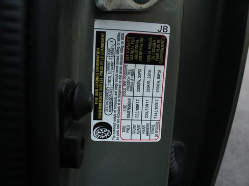 Used 2021 Subaru Forester Premium AWD/4WD image 36