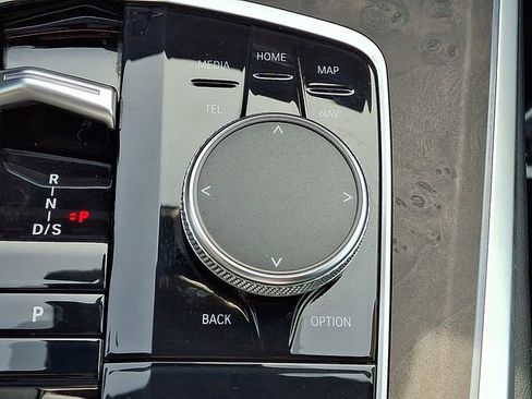 Used 2024 BMW X5 xDrive40i w/ Premium Package image 16