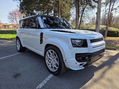 Used 2024 Land Rover Defender 110 V8 image 2