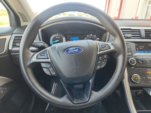 Used 2018 Ford Fusion S image 16