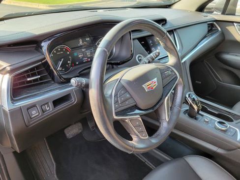 Used 2020 Cadillac XT5 Premium Luxury w/ LPO, Floor Liner Package AWD/4WD image 10