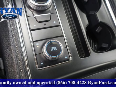 Used 2024 Ford Expedition XLT image 30