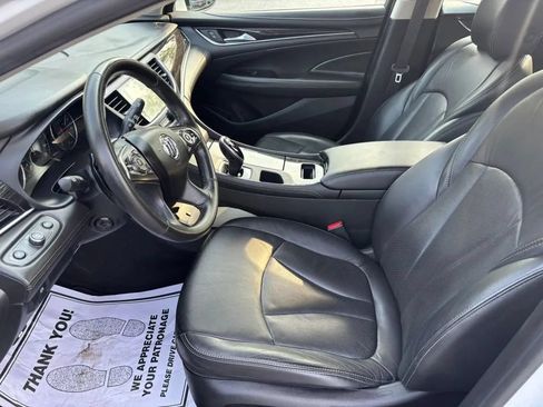 Used 2017 Buick LaCrosse Essence FWD image 10