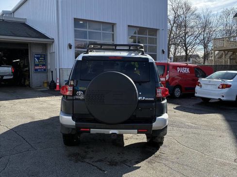 Used 2007 Toyota FJ Cruiser 4WD image 7