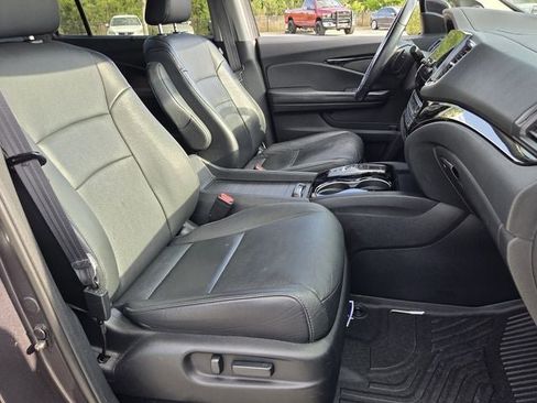 Used 2021 Honda Pilot Touring image 17
