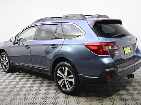 Used 2018 Subaru Outback 2.5i Limited AWD/4WD image 3