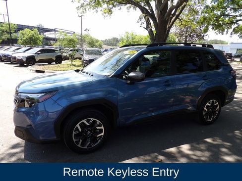 Used 2025 Subaru Forester Premium w/ Convenience Package #1 AWD/4WD image 4