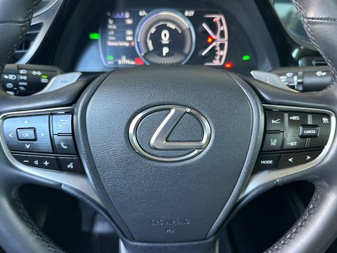 Used 2022 Lexus ES 300h w/ Premium Package FWD image 18