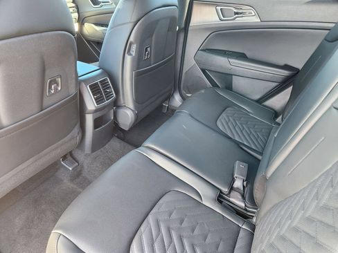 New 2026 Kia Sportage X-Line w/ X-Line Premium Package AWD/4WD image 9