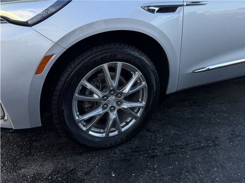 Used 2022 Buick Enclave Premium image 12