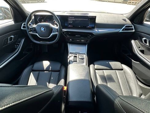 Used 2025 BMW 330i xDrive Sedan AWD/4WD image 20