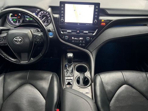 Used 2021 Toyota Camry XSE w/ Navigation Upgrade Package image 10