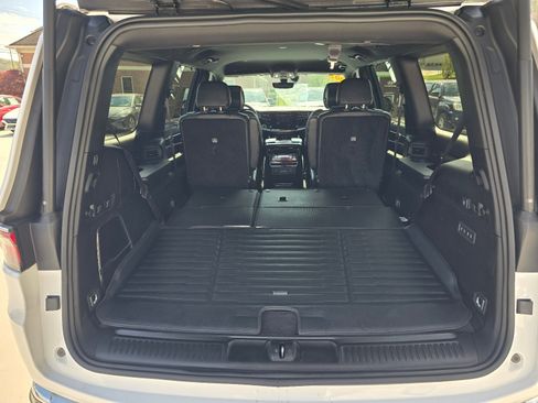 Used 2023 Jeep Wagoneer Series III w/ Convenience Group I AWD/4WD image 25