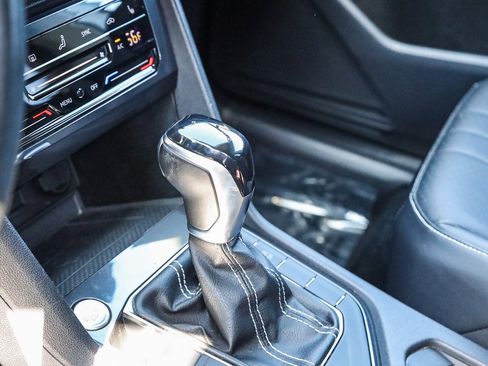 Certified 2022 Volkswagen Tiguan SE image 23