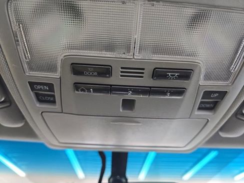 Used 2015 Toyota Camry SE w/ Moonroof Package image 23