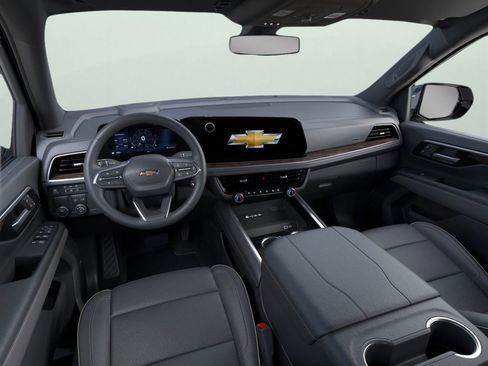 New 2025 Chevrolet Suburban Premier RWD image 15
