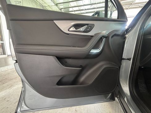 Used 2025 Chevrolet Blazer LT FWD image 18