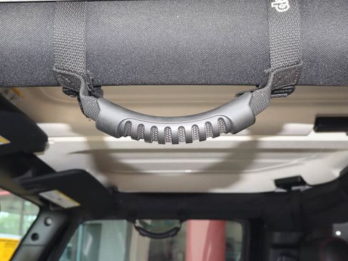 Used 2018 Jeep Wrangler Unlimited Rubicon AWD/4WD image 24