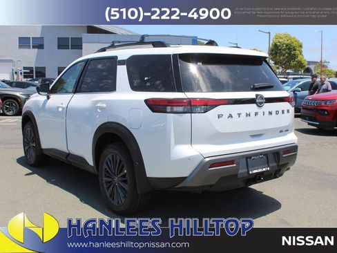 New 2026 Nissan Pathfinder SL w/ SL Premium Package AWD/4WD image 9