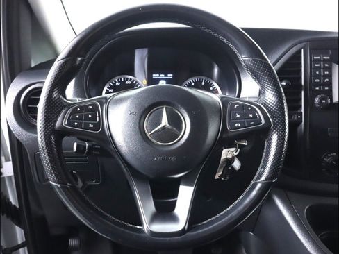 Used 2018 Mercedes-Benz Metris image 11