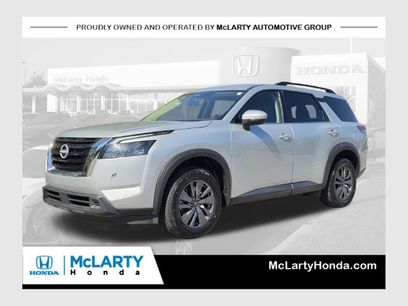 Used 2024 Nissan Pathfinder SV