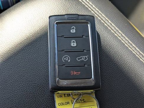 Used 2023 Jeep Grand Cherokee L Limited w/ Luxury Tech Group II AWD/4WD image 31