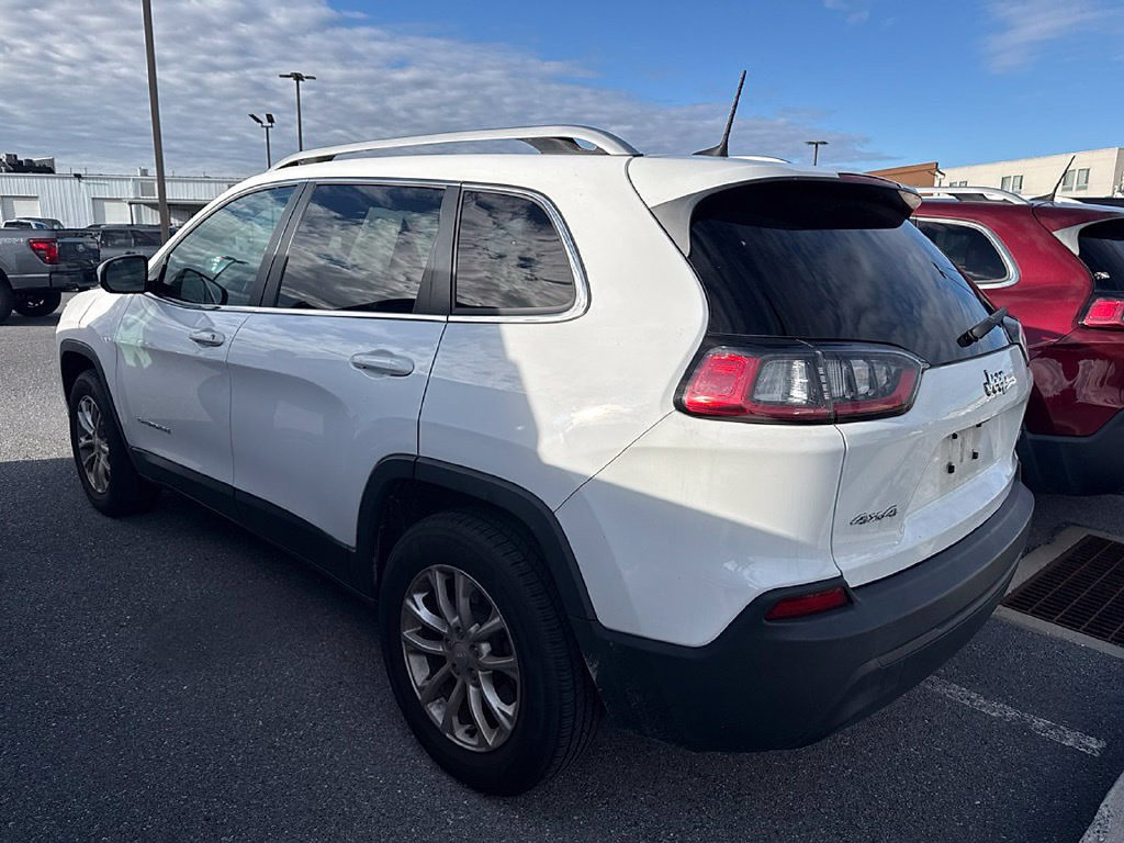 Used 2019 Jeep Cherokee Latitude w/ Cold Weather Group AWD/4WD image 3