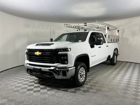 Used 2025 Chevrolet Silverado 2500 W/T w/ WT/CX Safety Package image 3