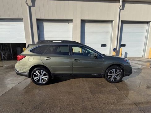 Used 2018 Subaru Outback 2.5i Limited image 7