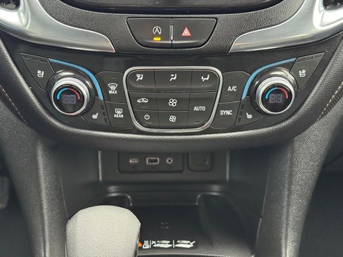 Used 2022 Chevrolet Equinox Premier AWD/4WD image 12