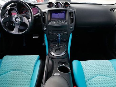 Used 2020 Nissan 370Z NISMO image 2