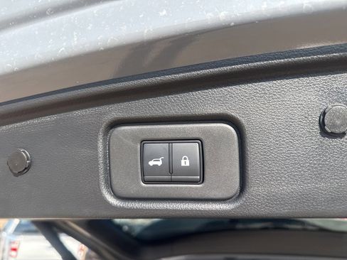 Certified 2025 Nissan Pathfinder Platinum image 36