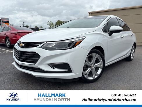 Used 2017 Chevrolet Cruze Premier FWD image 1