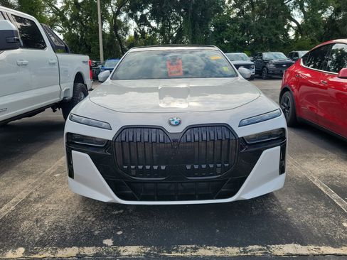 Used 2023 BMW 740i w/ Executive Package RWD image 2