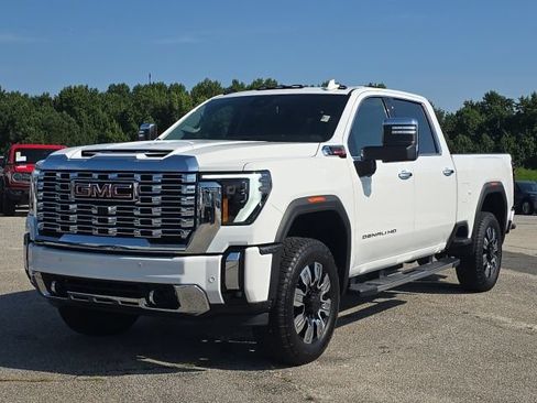 Used 2025 GMC Sierra 2500 Denali AWD/4WD image 1