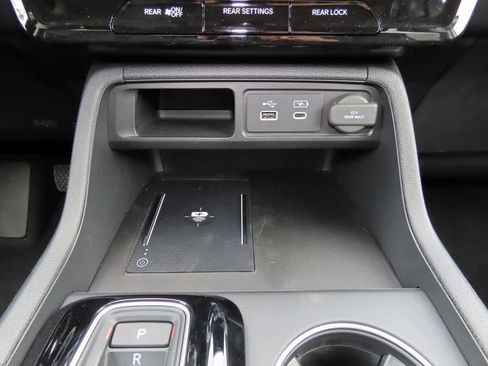 New 2025 Honda Pilot Touring image 25