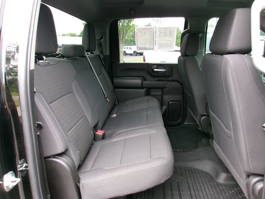 Used 2025 Chevrolet Silverado 2500 Custom w/ Custom Convenience Package AWD/4WD image 10