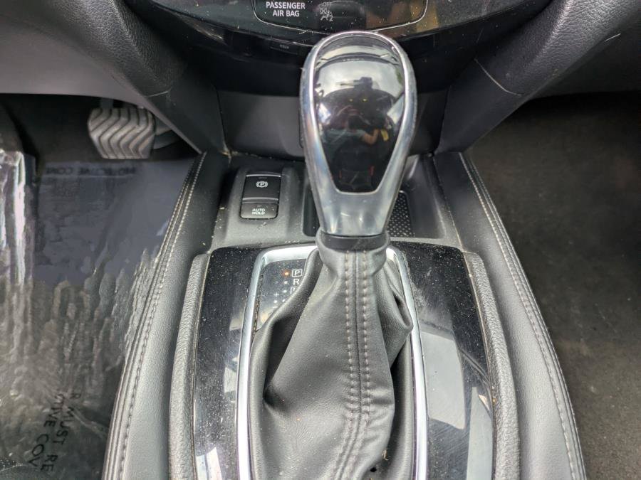 Used 2020 Nissan Rogue SL FWD image 11