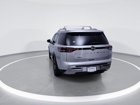Certified 2024 Nissan Pathfinder Platinum AWD/4WD image 7